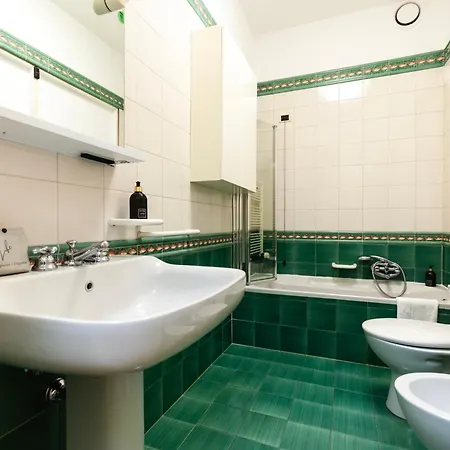 Youhosty - Montenapoleone Noble Flat Apartment Milan