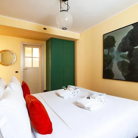 Apartment Youhosty - Montenapoleone Noble Flat Milan