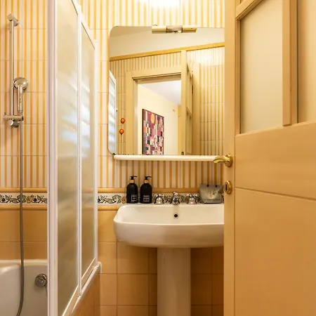 Apartment Youhosty - Montenapoleone Noble Flat *