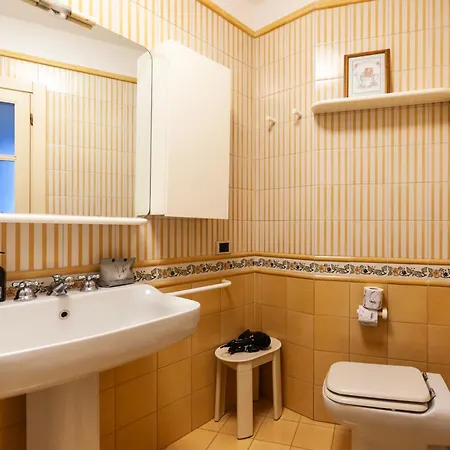 Youhosty - Montenapoleone Noble Flat Milan