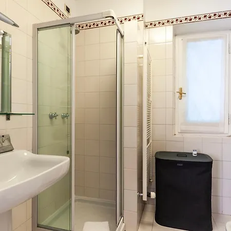Apartment Youhosty - Montenapoleone Noble Flat *